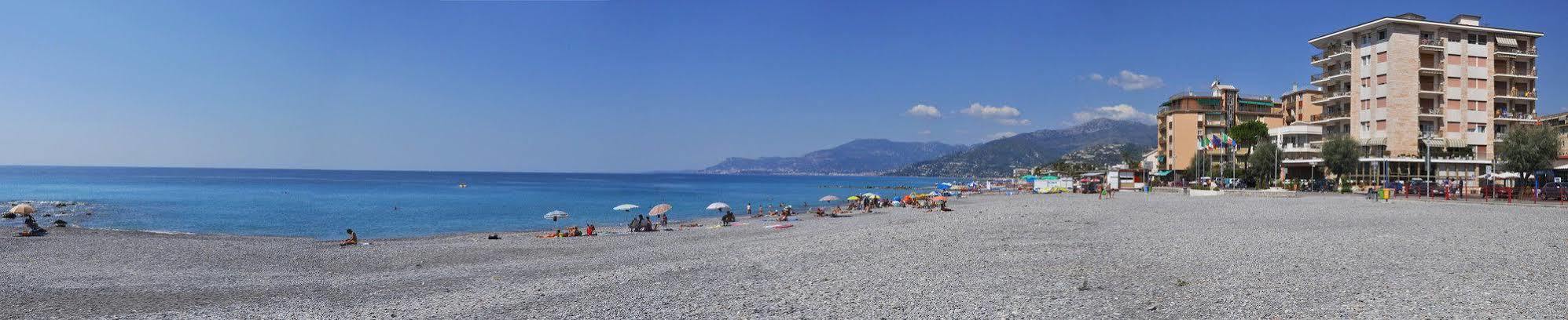 Gaiavacanze Beach Apartment Bordighera Exterior photo